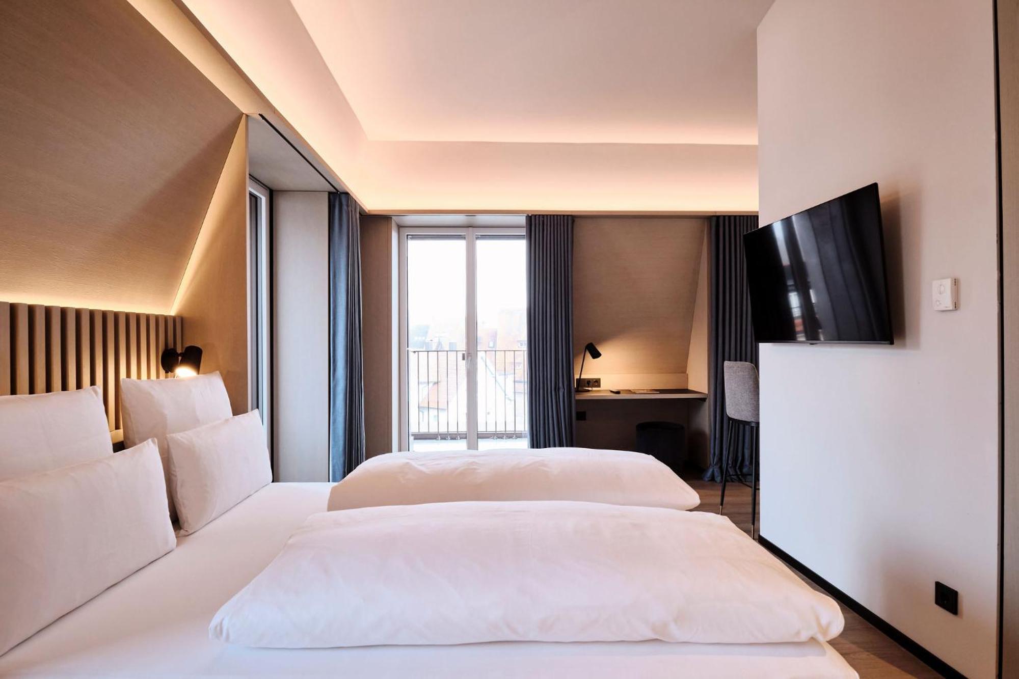 Hotel 4k 4*